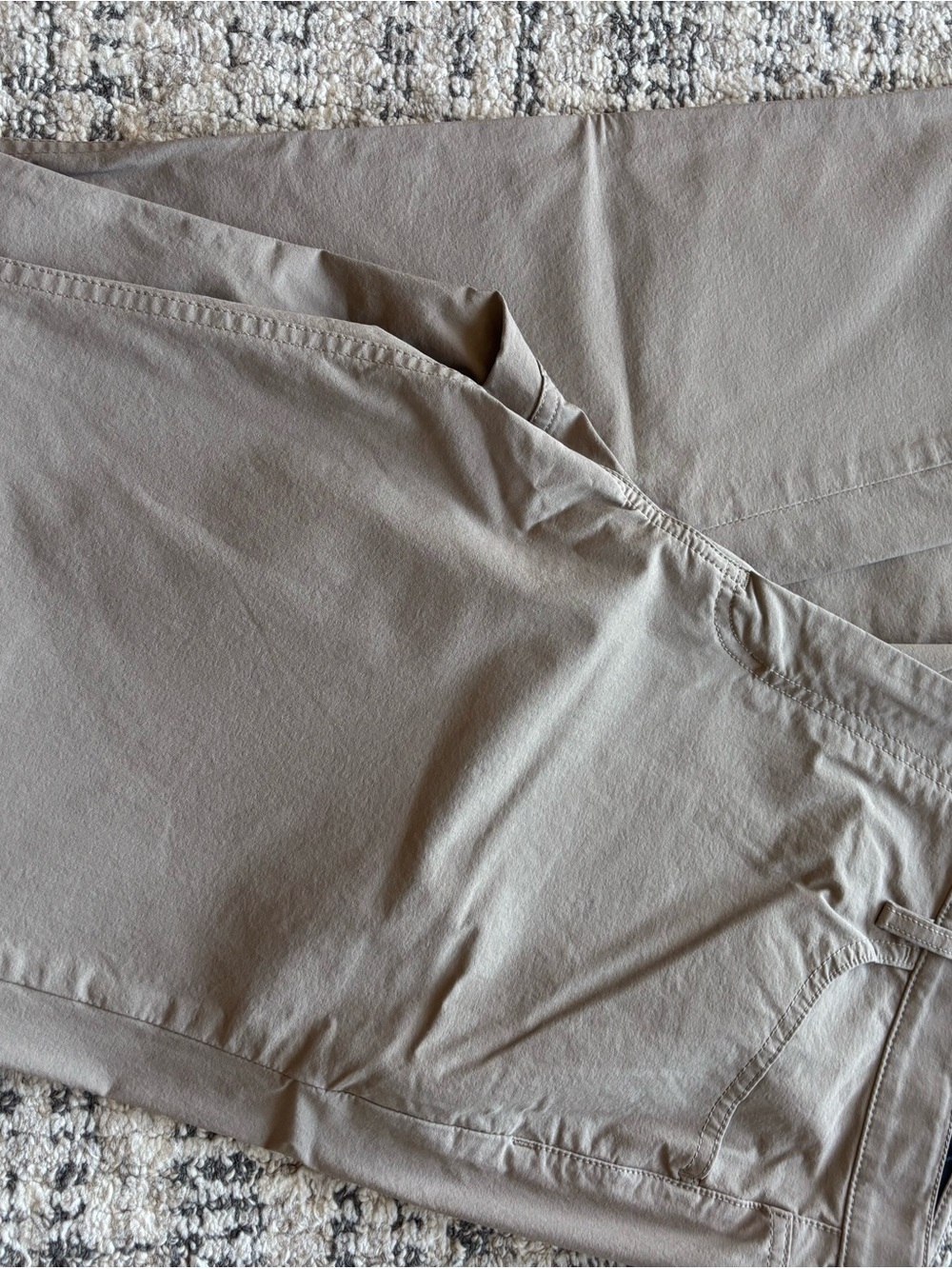 Vineyard Vines Men's Chino Pants in Taupe